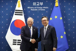 Hàn Quốc, EU kêu gọi Triều Tiên rút quân khỏi Nga; HĐBA họp vụ Bình Nhưỡng phóng tên lửa 'tối thượng' Hwasong-19