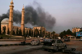 Nội chiến Syria: Phiến quân kiểm soát Aleppo, tiến vào Hama 