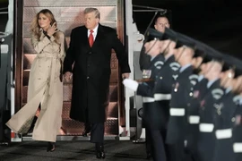 Vợ chồng Tổng thống Trump tới London, bắt đầu chuyến thăm cấp nhà nước Anh
