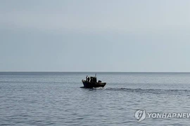 Hàn Quốc nổ súng cảnh cáo tàu buôn Triều Tiên vượt biên giới biển