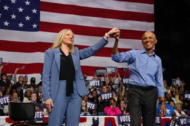 Cả nước Mỹ đổ dồn về cuộc bầu cử ngày thứ Ba