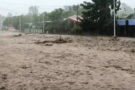 Siêu bão Fung-wong đổ bộ Philippines, gần cả triệu dân phải sơ tán