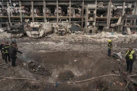 Chiến sự Nga - Ukraine 26-11: Nga không kích dữ dội khắp Ukraine, 9 người chết, 30 người bị thương; Có tin Kiev đồng ý giới hạn quân đội ở mức 800.000 