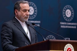 Iran nêu quan điểm đàm phán năng lực tên lửa và quốc phòng nước mình