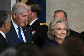 Vợ chồng cựu Tổng thống Clinton đồng ý làm chứng trước quốc hội về tỉ phú ấu dâm Epstein