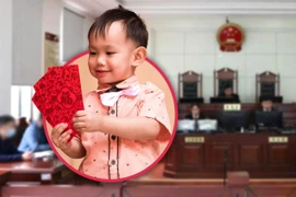 Bị kiện vì lấy tiền lì xì của con để cưới vợ