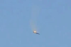VIDEO: Tiêm kích rơi gần căn cứ quân sự Mỹ tại Kuwait