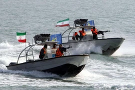 'Hạm đội muỗi' Iran - nỗi lo của tàu Mỹ tại eo biển Hormuz