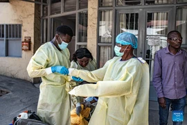 Reuters: Mỹ kêu gọi châu Âu áp lệnh hạn chế đi lại do Ebola trước thềm World Cup