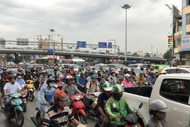 Đề xuất bật đèn xe máy cả ban ngày: Vẫn chưa thuyết phục