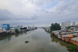 TP.HCM gặp khó trong việc di dời nhà trên và ven kênh rạch