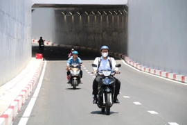 Giao thông cửa ngõ Tân Sơn Nhất hạ nhiệt sau ngày thông xe hầm chui Trần Quốc Hoàn