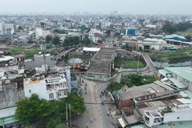 Cầu Tân Kỳ Tân Quý và đường nối Trần Quốc Hoàn - Cộng Hòa lùi ngày về đích