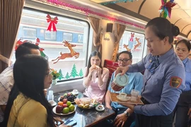 Mở bán vé tàu phục vụ lễ Giỗ tổ Hùng Vương, 30- 4 và mùng 1-5