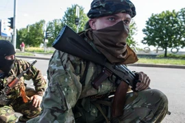 Ukraine sơ tán người dân ra khỏi miền Đông