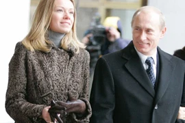Con gái ông Putin phải “tháo chạy” khỏi Hà Lan