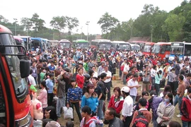 Hỗ trợ vé xe về tết cho công nhân ở miền Tây và Tây Nguyên