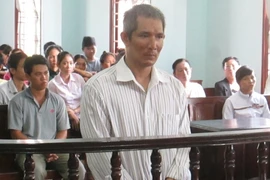 Nhớ con, nghi can bỏ trốn khỏi nơi chữa bệnh lãnh thêm tội mới
