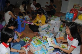 Mang Tết đến đồng bào vùng sâu vùng xa