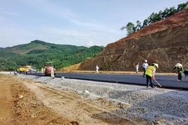 Thứ trưởng nhắn tin với doanh nghiệp: Thanh tra quy trình đấu thầu