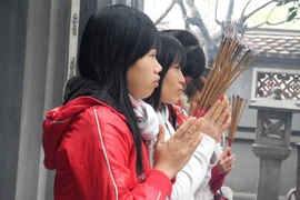 Đầu năm đi chùa cầu duyên như thế nào