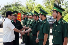 Phó Thủ tướng Phạm Bình Minh khảo sát biên giới Tây Nam