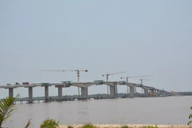 Hợp long cầu Cổ Chiên, nối đôi bờ Trà Vinh-Bến Tre