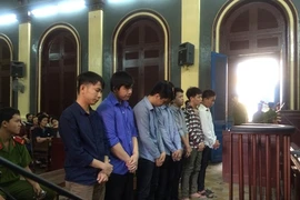 Băng cướp giật nghiện hàng đá vào tù