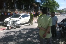 Một người đàn ông gục chết bất thường trên xe ô tô
