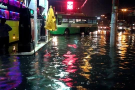 Sài Gòn lại ngập nặng sau cơn mưa lớn