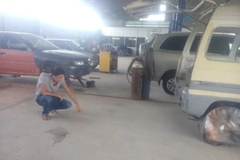 Chủ gara bị đâm chết trong đêm mưa gió