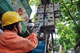 EVN ra quy định mời người dân chứng kiến ghi số điện