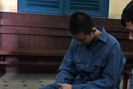 Đưa bạn gái nhí đi nhà nghỉ, bị phụ huynh bắt gặp