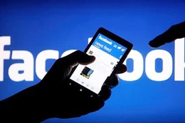 Tổ chức họp báo trả lời vụ chê chủ tịch tỉnh trên Facebook