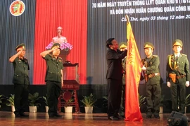 Chủ tịch nước trao huân chương Quân công hạng Nhất cho Quân khu 9