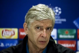 ‘Giáo sư’ Wenger nói về Van Gaal và Mourinho: Vấn đề là lộ trình