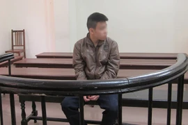 Được bạn gái nhí ‘mời’ quan hệ, thanh niên mếu máo vào tù