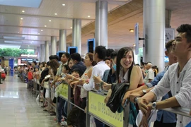 Sân bay Tân Sơn Nhất đón hơn 10.000 Việt kiều về nước ăn Tết