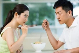 Hóa giải tranh cãi vợ chồng trong ngày Tết