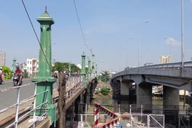 Sửa chữa, giữ lại cầu Nhị Thiên Đường cũ bằng cách nào?