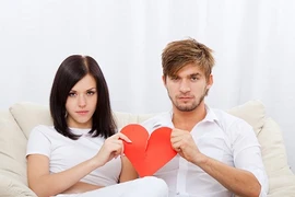 Bí mật vợ chồng hay giấu nhau nhất