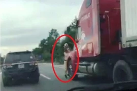 Chống đối cảnh sát giao thông: Vì đâu dân làm liều?
