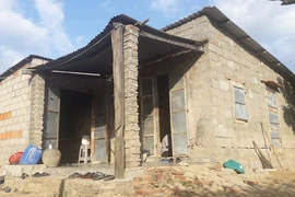 Người đàn ông trong căn nhà ở cuối nghĩa trang