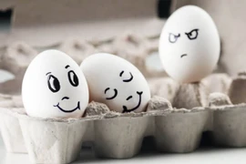 Đố kỵ soi mói người khác như một thú vui