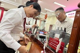 Ngày đầu 4 ngân hàng bán vàng: Sức mua không quá mạnh