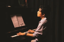 Viết lên những lời ca như hoa