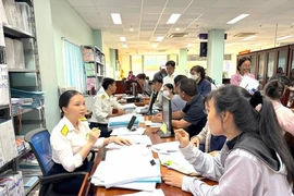 Thủ tục giảm tiền sử dụng đất: Người dân vui mừng vì có nơi tiếp nhận hồ sơ