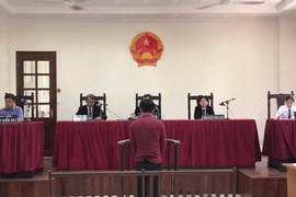 Trả hồ sơ vì... tay trái bị cáo quá thiên tài