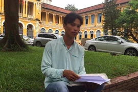 Lại hoãn xử vụ nghi án hiếp dâm