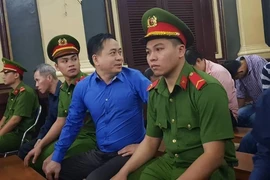 Vì sao Vũ 'nhôm' vừa là bị cáo lại vừa là người liên quan?